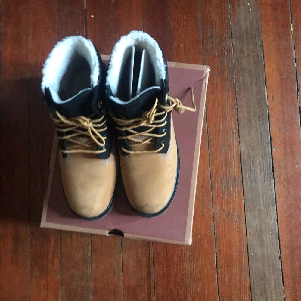 Timberland - Picture 2 of 3